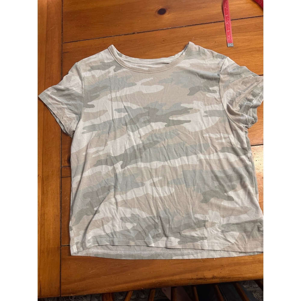 American Eagle Soft & Sexy Camo Short Sleeve Crew Neck Tee Small Sage Green